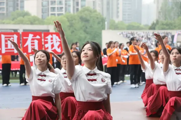 Chongqing Normal Universityは、第57回春の陸上競技ゲームを開催しています